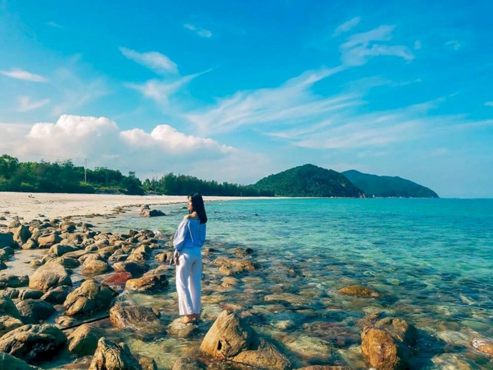 Biển Quan Lạn trong xanh